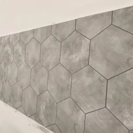 Faianță hexagonală montată în bucătărie