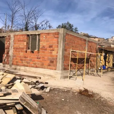 Structură cu stâlpi și centuri din beton armat